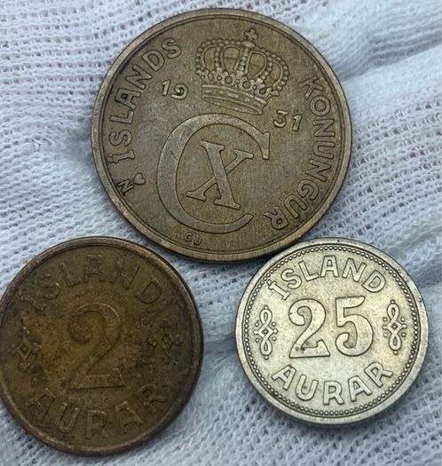 Island coin lot see pictures