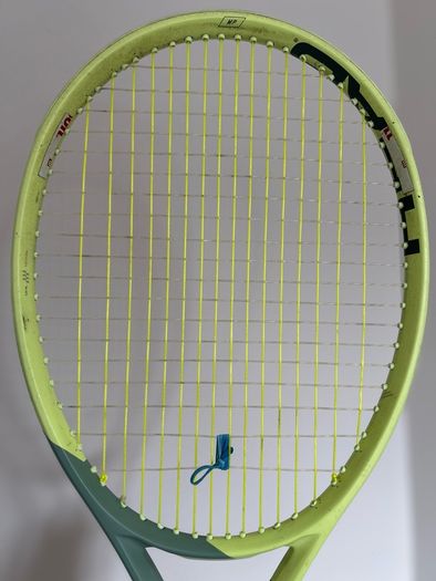 Head Extreme MP 2022 Grip 3 Tennis Racket