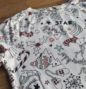 Cool Graffiti Girls Christmas Tshirt Age 11 to 12 Yrs