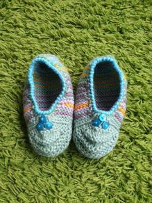 Boys/girls handmade wool  slipper/socks.Would fit shoe size UK11-12