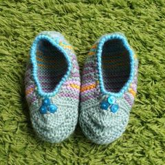 Boys/girls handmade wool  slipper/socks.Would fit shoe size UK11-12