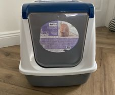 Cat Litter Tray enclosed