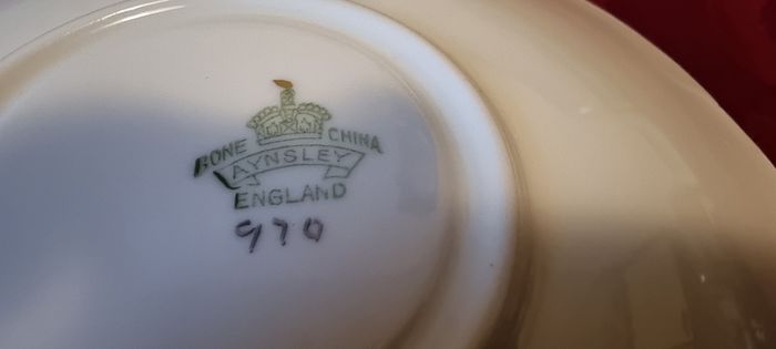 For Collectors Vintage Mixed Royal Chelsea Golden Rose And Aynsley Fine Bone China Gold Gilt Cabinet Dou Teacup And Saucer Set Made In England