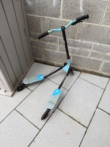 Active Play Sporter 3-wheel swing scooter