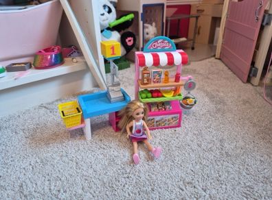 Barbie Chelsea supermarket