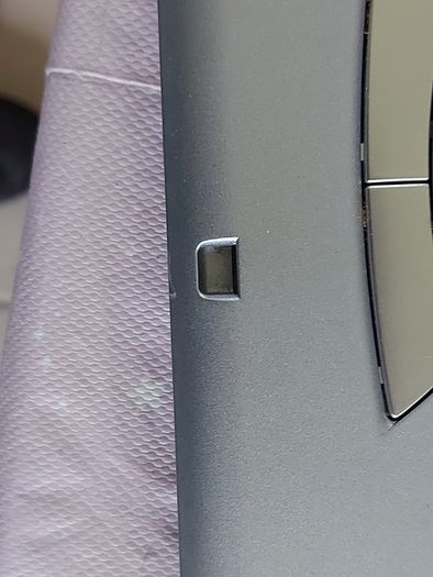 Rare Vintage Fujitsu Siemens Lifebook, E Series, FPC07048B Part number CP127259, Running Windows 2000 Professional, uses 3.5 floppy disk, 20GB HDD, amd all the connecting Ports from 30 years ago Era