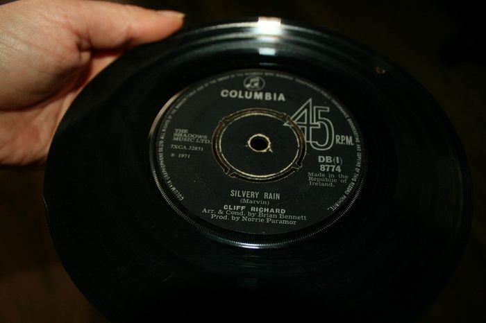 Single Vinyl's  85 pieces