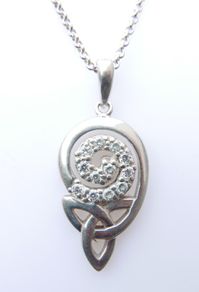 Vintage Celtic Knot Pendant and Necklace length 20" - 5,70g