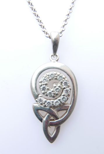 Vintage Celtic Knot Pendant and Necklace length 20" - 5,70g
