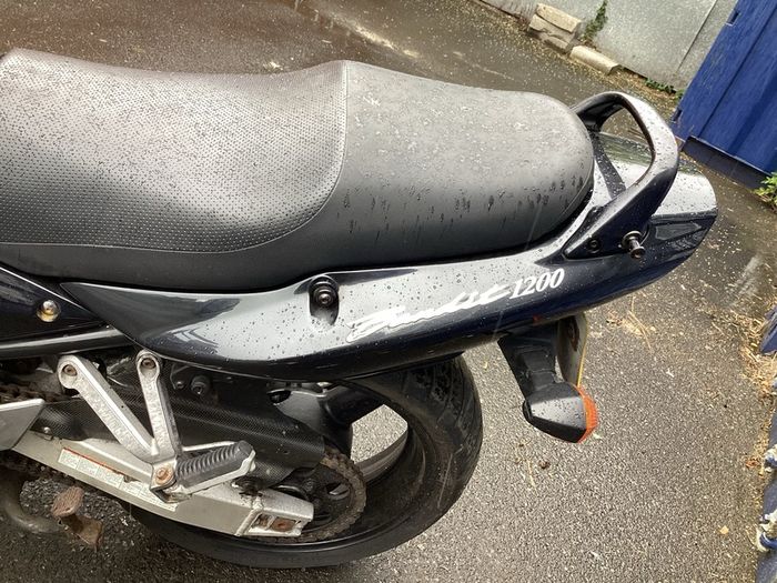 2001 suzuki bandit 1200 breaking only.