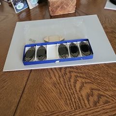 Knife holders