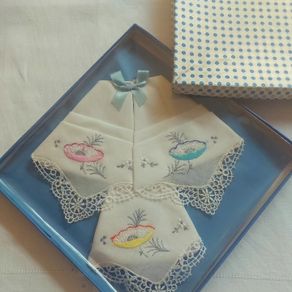 Vintage Ladies Handkerchiefs in Original Box