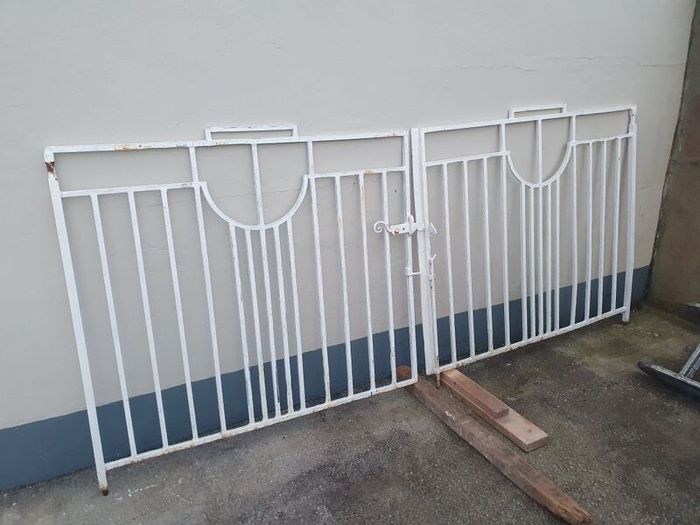 gate
