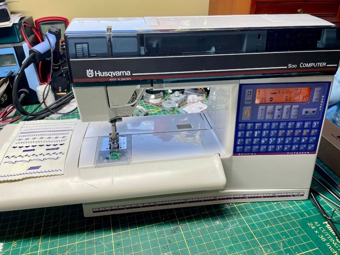 Quality Swedish made Huskvarna Viking 500 Sewing Machine - Just serviced - Like new! Sews alphabet and numbers & embroidery stitches!