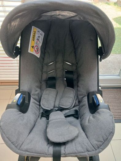 Doona Max Car seat , Stroller and Isofix base