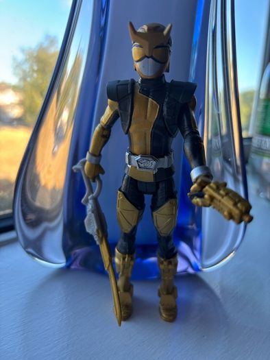 Power Rangers Gold Ranger Figure