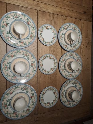 Set of Johnson Brothers "Golden Pear" Dinner Plates, side plates, and cups and saucer