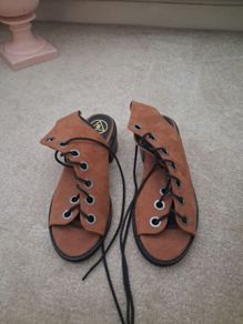 Ladies shoes