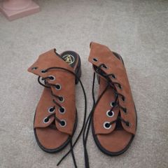 Ladies shoes