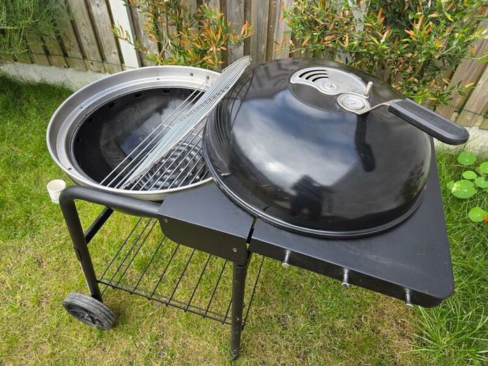 Big barbecue w/ table