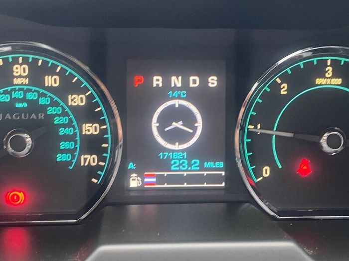 Jaguar XF 2012