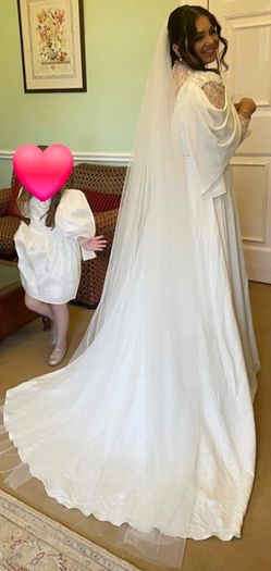 Cathedral length Ivory Veil