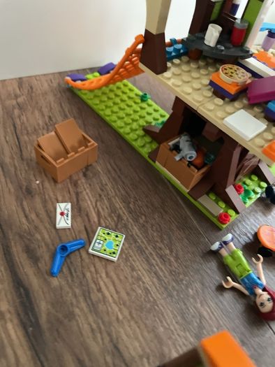 LEGO Friends Mia  Tree House