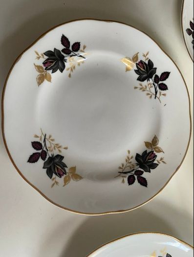 Set of five Royal Tara plates