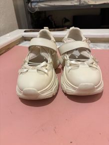 Women's shoes