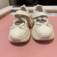 Women's shoes