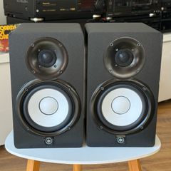 Yamaha HS5 Powered Studio Monitors Pair