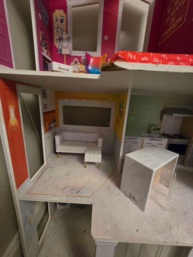 Rainbow High Doll House