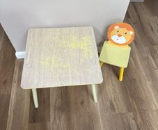 Kids table and chair