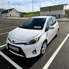 2013 automatic petrol hybrid toyota yaris