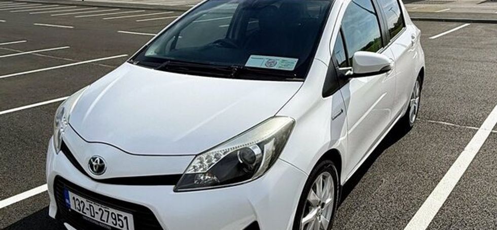 2013 automatic petrol hybrid toyota yaris