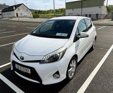2013 automatic petrol hybrid toyota yaris
