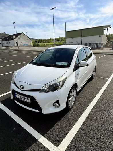 2013 automatic petrol hybrid toyota yaris