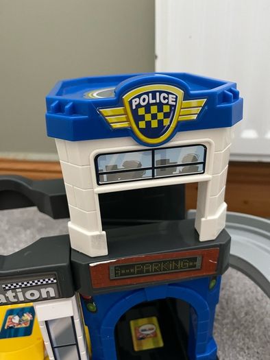 VTech Toot-Toot Drivers Police Station Playset Track & Jail Cell