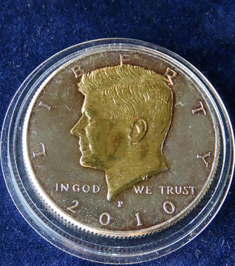 JFK Kennedy Genuine Half dollar 2010 24 Karat Gold gilt portait cameo