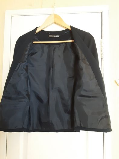 Jacket/Short Waist/Hipster Fitted Jacket Colour: Navy  ..  Size: 10 UK ..  Reduced