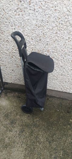 New 2 x  wheel folding shopping trolley, handy for shopping for elderly people or around carbootsale, many uses etc,unwanted gift,,buyer collects, ps bag come off to wash..