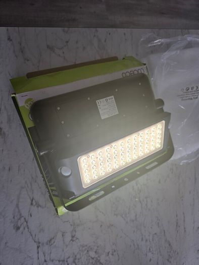 luceco solar floodlight