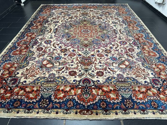 P.ersian Kasmir Rug (KaSig) ( 3.90 x 3.05cm)