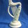 BELLEEK SHAMROCKS HARP (6th mark) - a vintage & decorative Belleek freestanding harp (1960's / 1970's) Image 3
