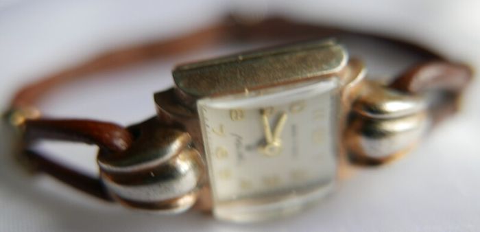 Vintage1930s MALONA Ancre 17 Rubis Ladies Watch Vintage Hand Wind Up Wrist Watch Art Deco Swiss Made Working