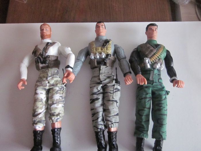 Three  Lanard Toys Ultra Corps Combat Army Soldier Figures 2003. 11.5 inches