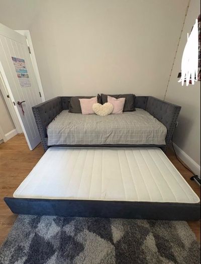 single bed with pull out trundle bed