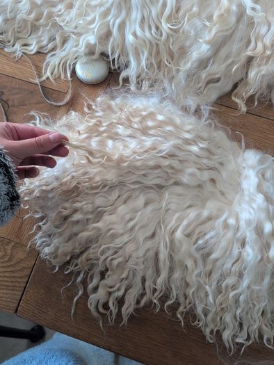 Doll hair Goat skin with long curls