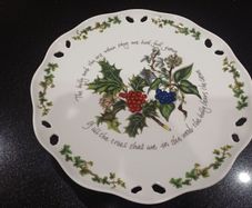 Portmeirion Holly and Ivy Footed Cakeplate