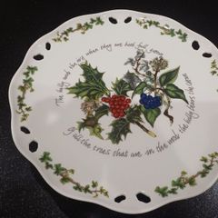 Portmeirion Holly and Ivy Footed Cakeplate